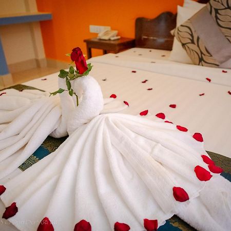 Plumeria Hotel & Spa Siem Reap Exteriör bild