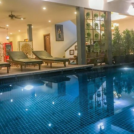 Plumeria Hotel & Spa Siem Reap Exteriör bild